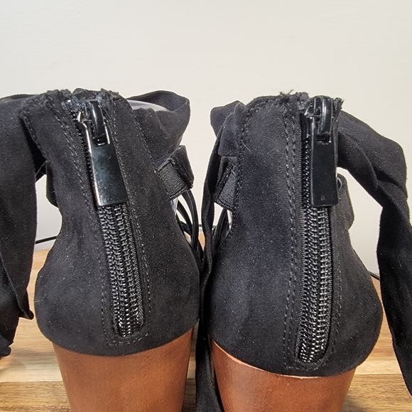 Torrid Black Faux Suede Strappy Ankle Wrap Clog Heels Size 9 WW - Picture 9 of 16